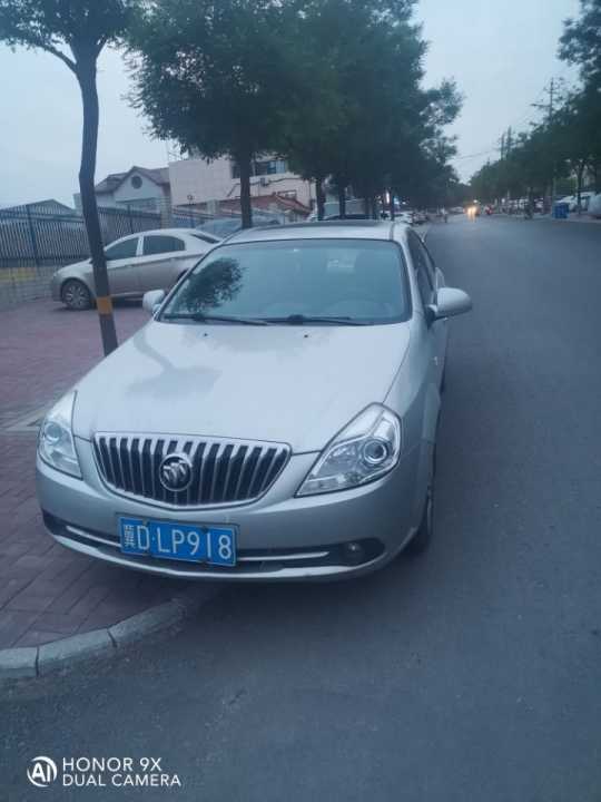 ���۱�˿�Խ�ֶ�����