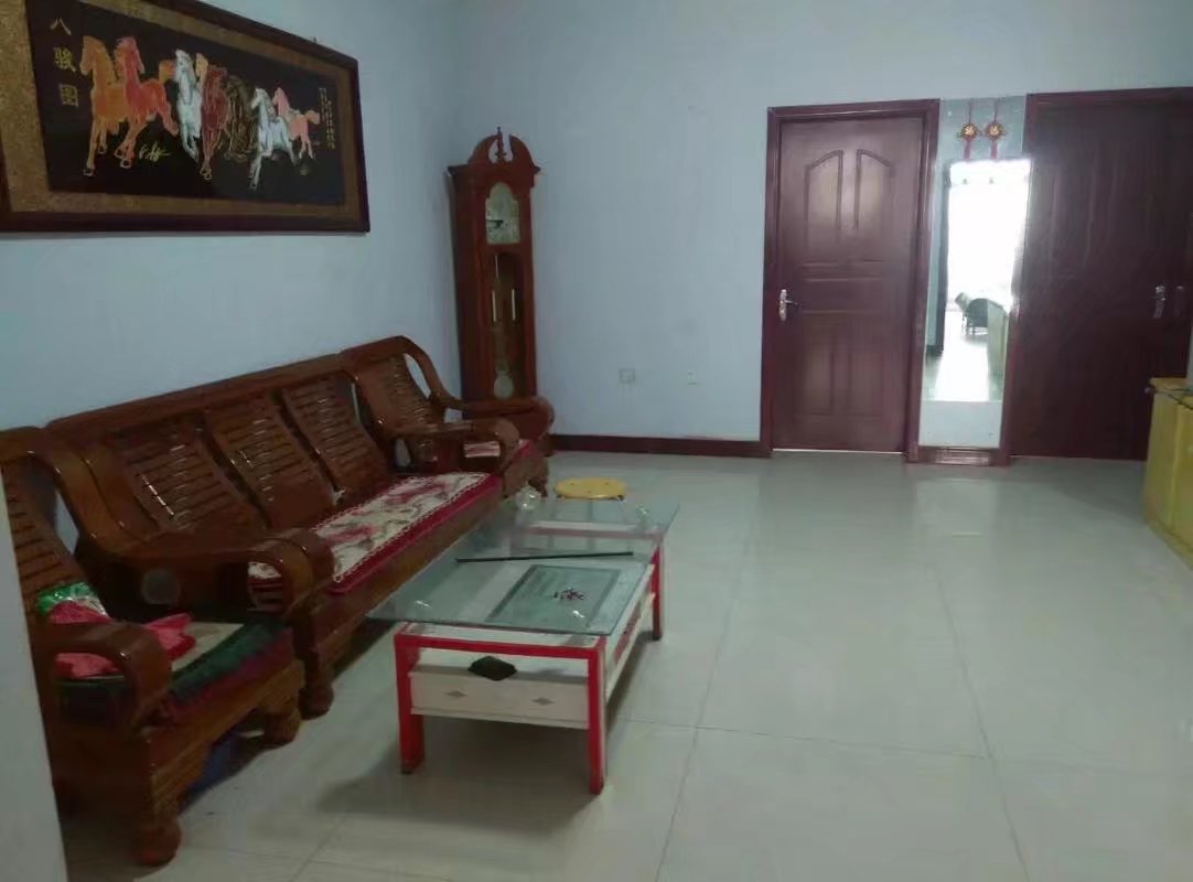 �䰲��ǿ·˳������