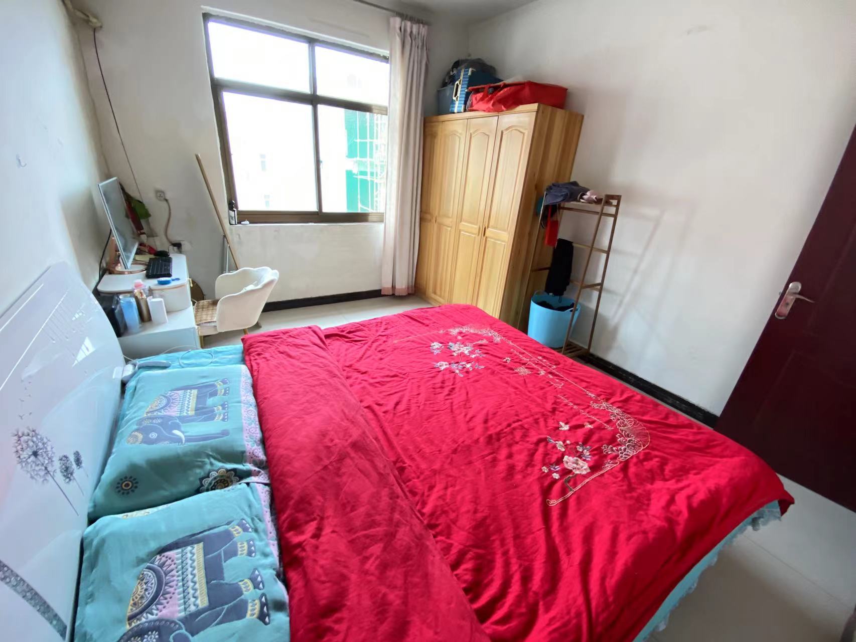 ��ǿ·һ��һ��һ��һ�������⣬�۸��������ٽ���ǿСѧ