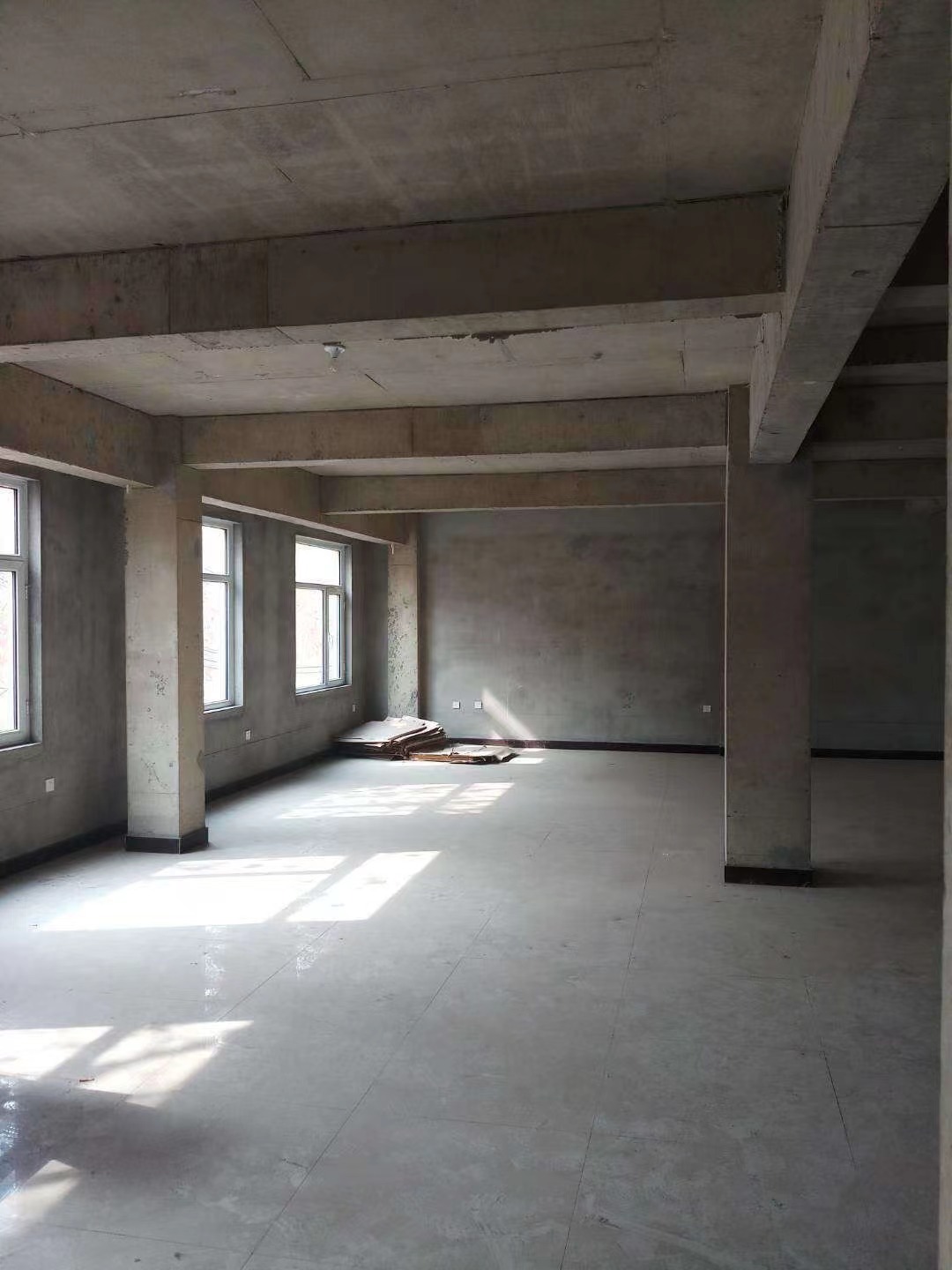 ���ж���������¥��ƽ����⣨����������ѵ������