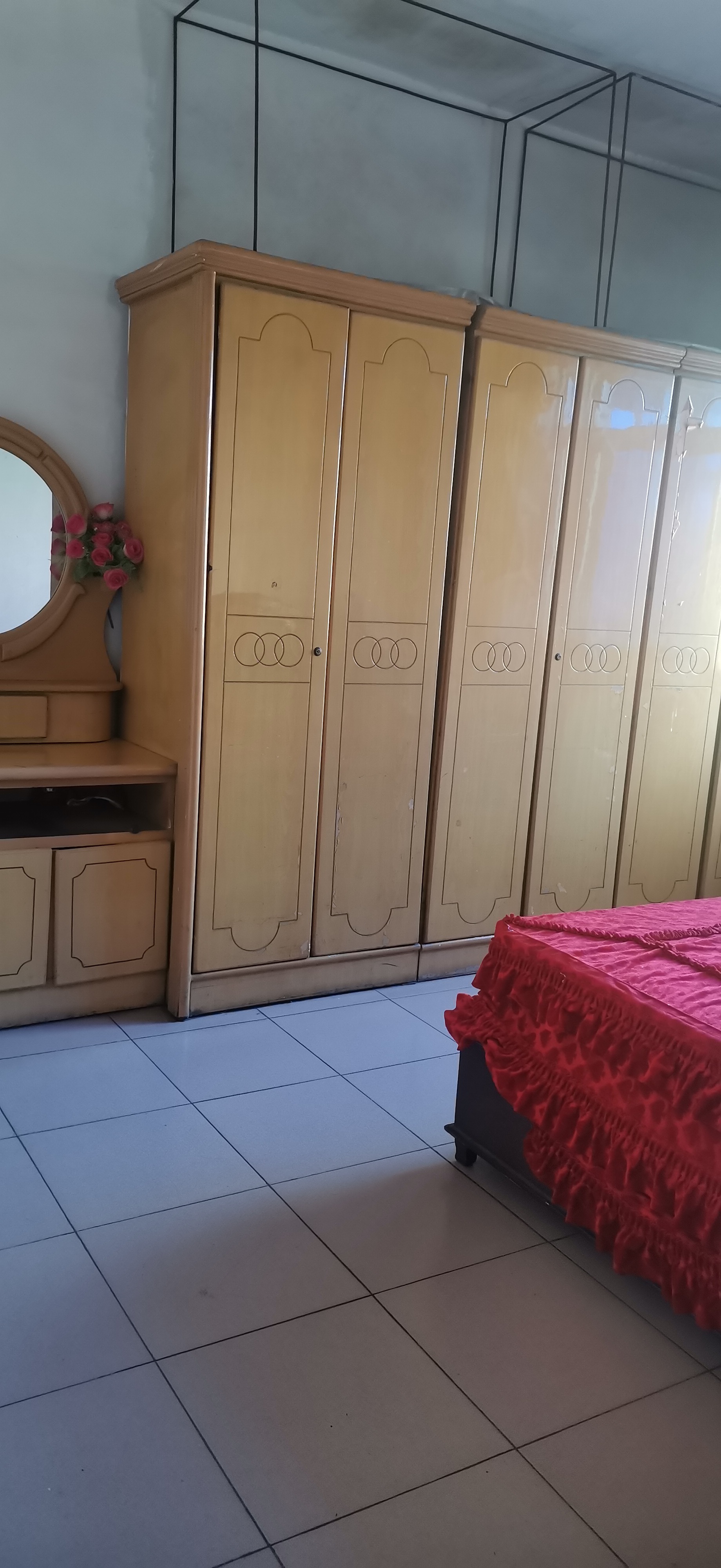 ����Сѧ������һ��Ԫ¥����