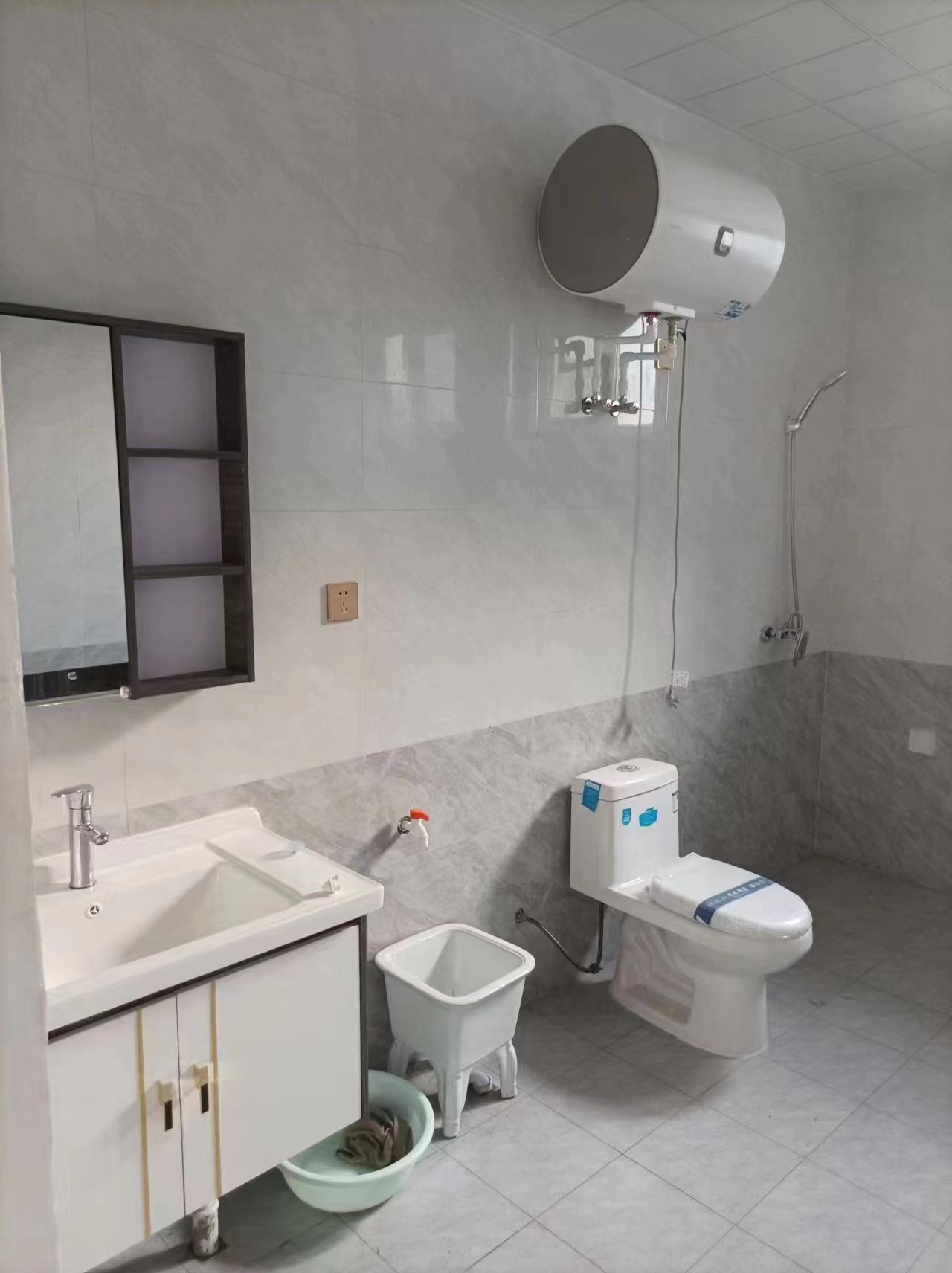 19109���⣺�������Ҷ���һ��һ�� 1-3¥  