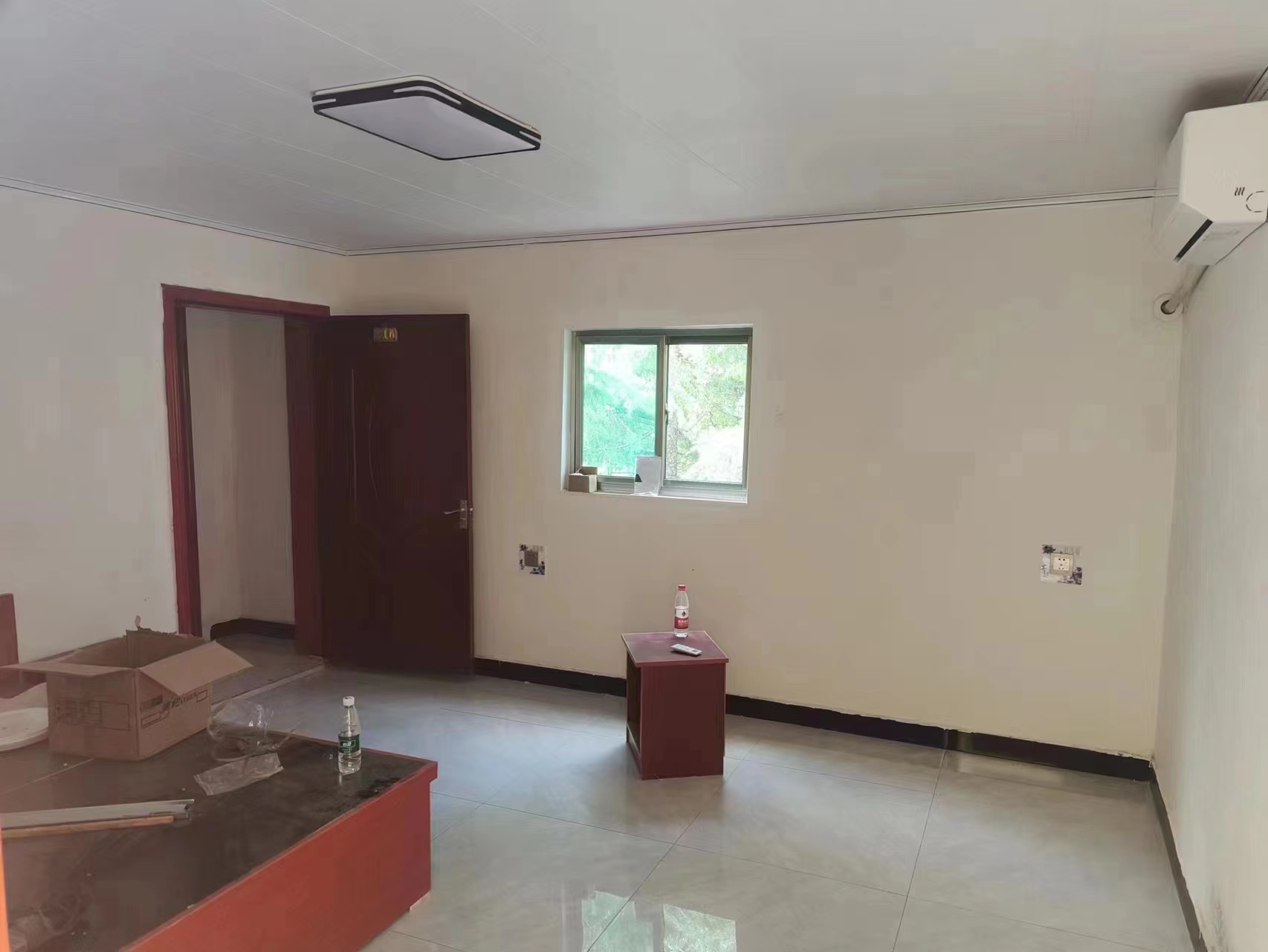 ����׺�һ��