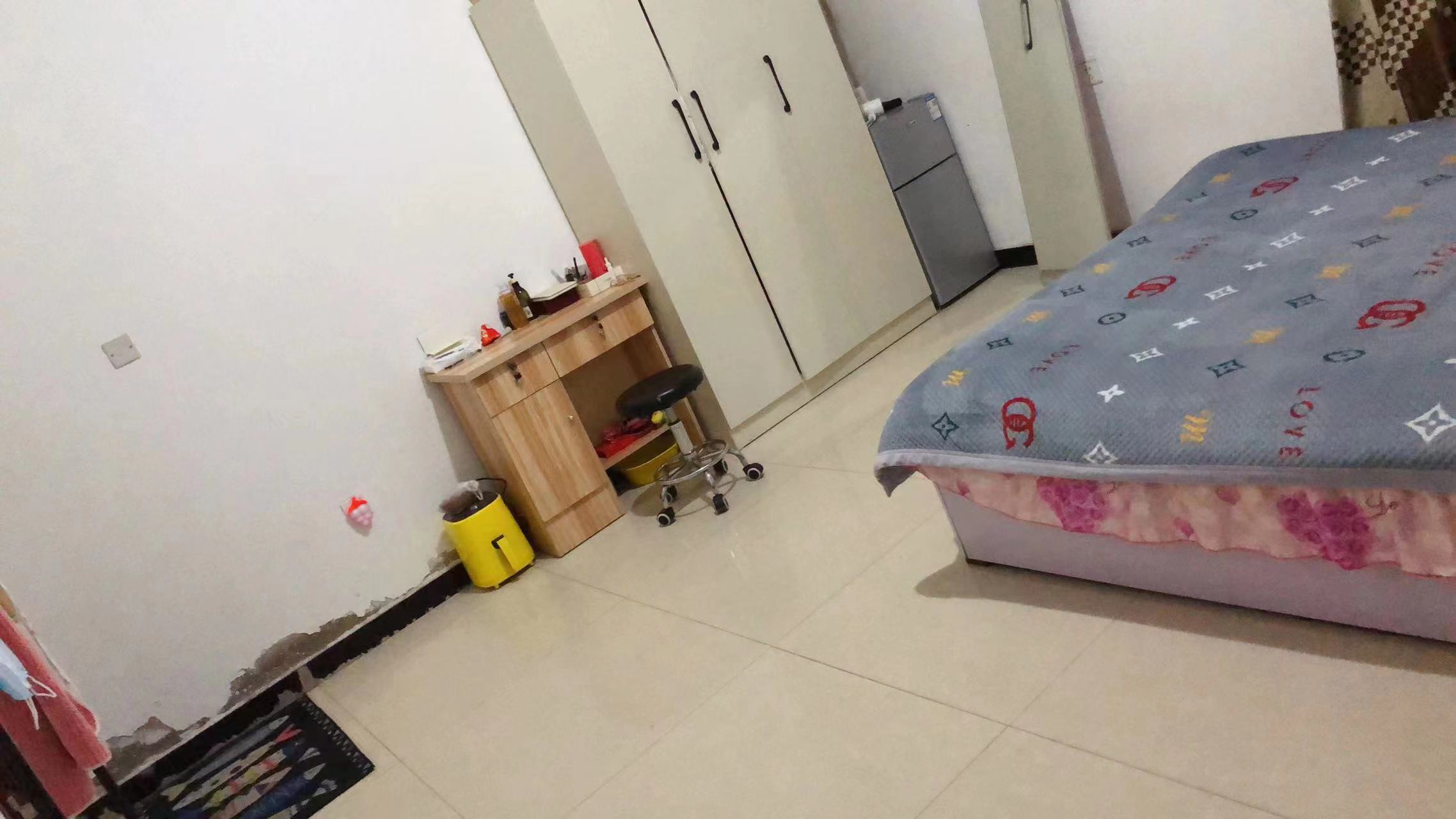 ����������䣬��ˮ�����յ�������һ¥���糵��緽�㣬һ��500����������19931008089