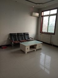 ����Ժ���Աߵ�һ���м����¥��