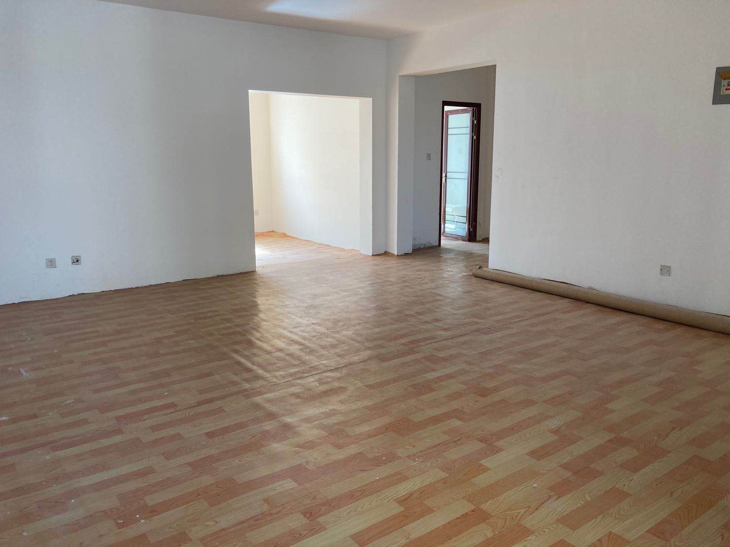 ����·���㳡�������ַ����к�Ժ��170ƽ�׳���