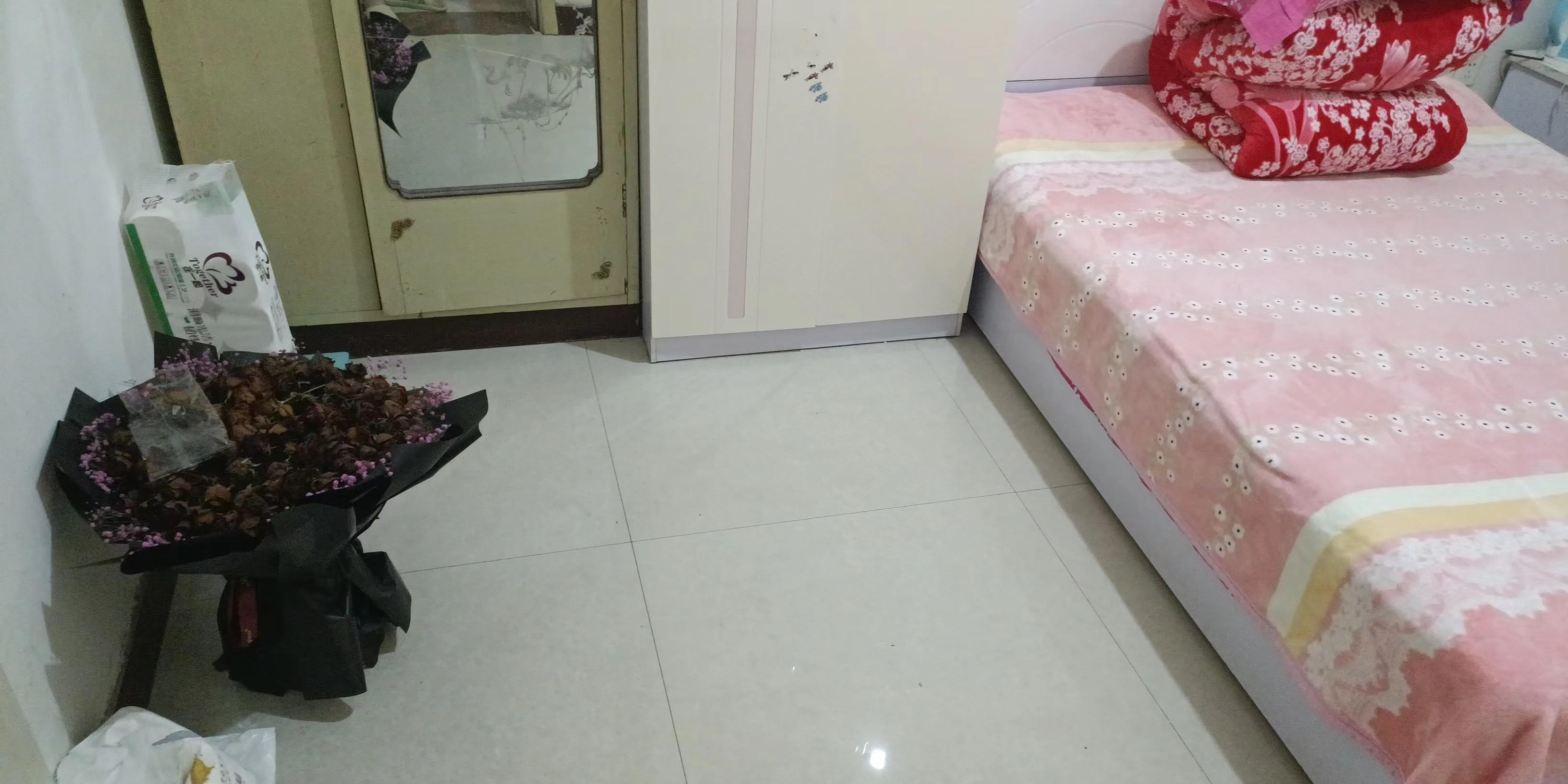 ����·�����ָ����к���������Ů��