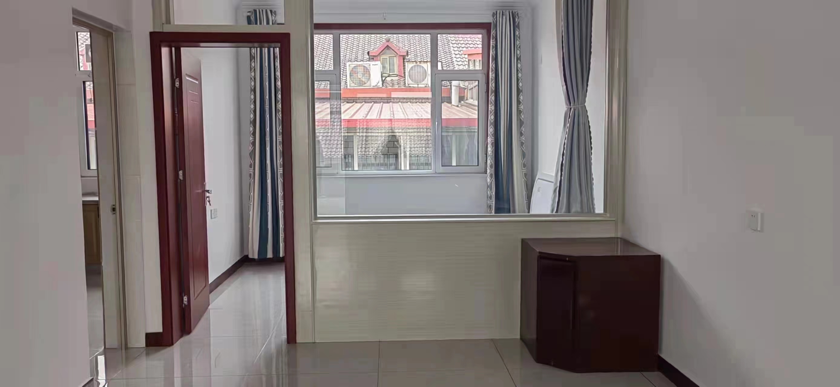 19389���ⶫ��Сѧ��������һ��һ��һ��75ƽ��¥¥�д��յ���ˮ�����̻�