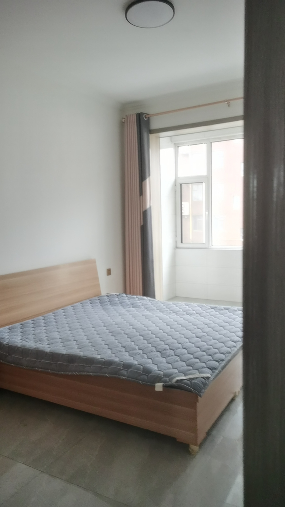 �����㳡������Ԫ¥����һ��˫��