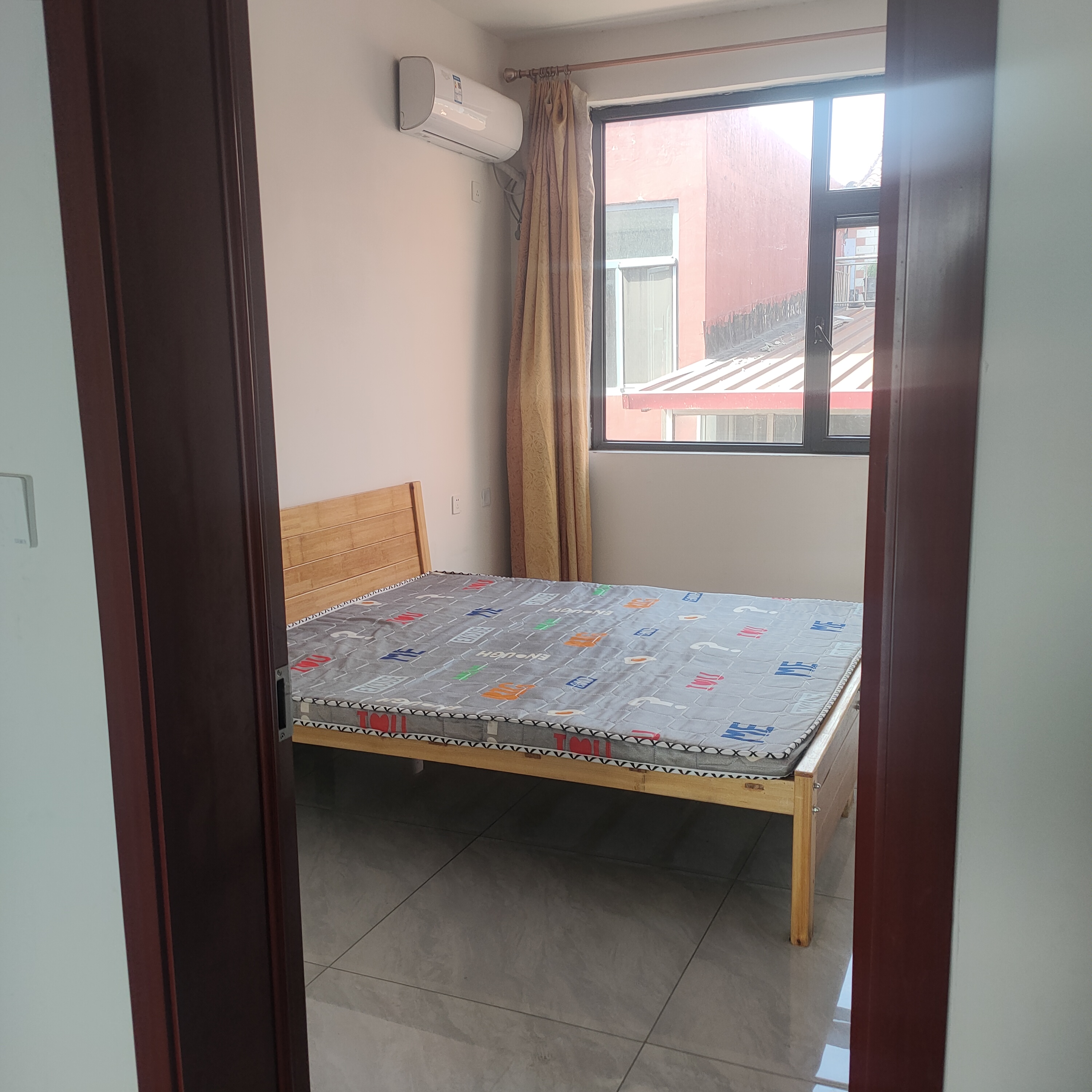 �ڽ��׺�Сѧ������Сѧ���Ĳ�Сѧ���ݳ���