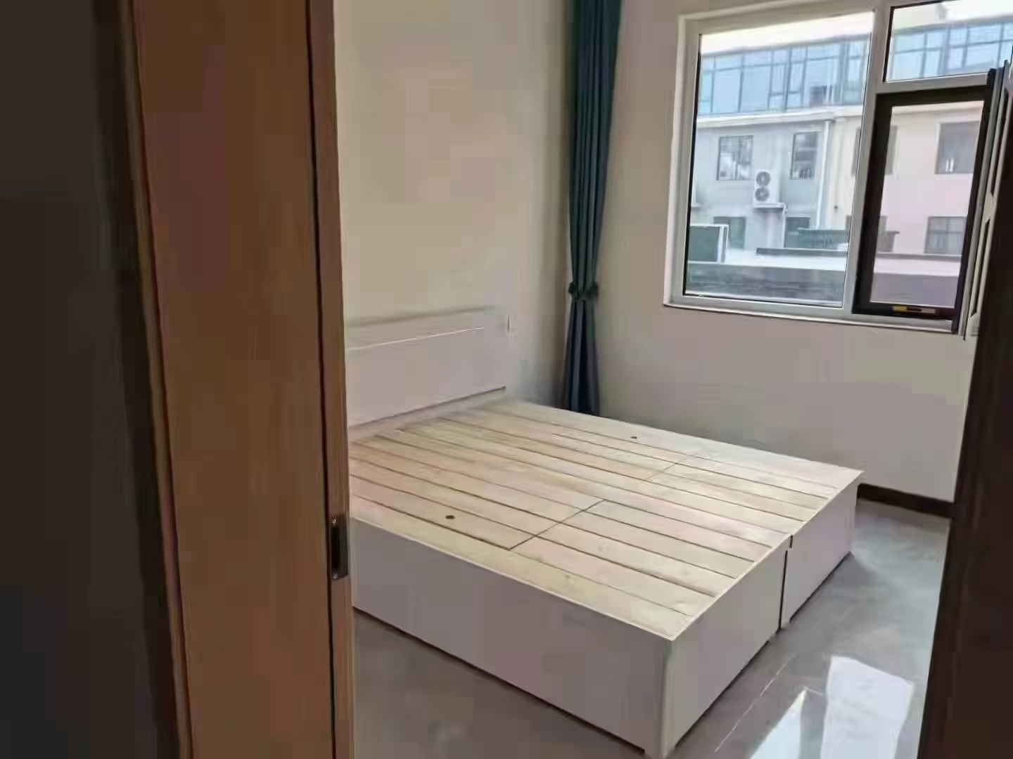 ������ԷСѧ���� ����һ��һ��һ����80ƽ һ¥ 