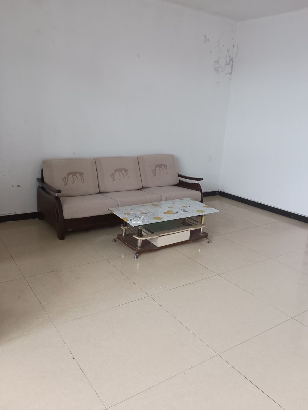 �÷�Դ���⡣����һ������ů�յ���70ƽ��СԺ���7000��ǿ·С˳����档�绰13930036730