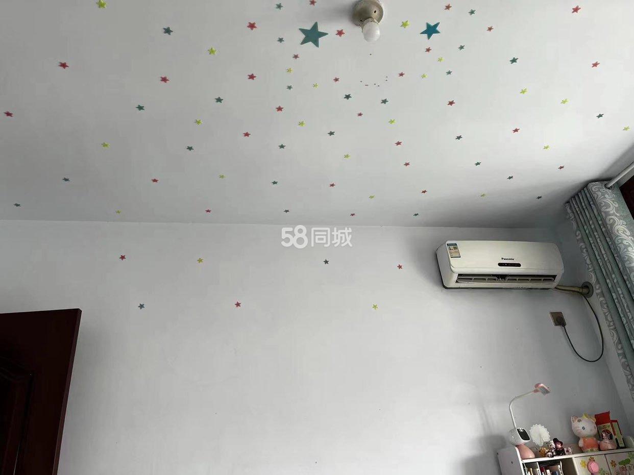 �Ϲ�ѧУ��������ʳ���Է��ݳ��⣬��������