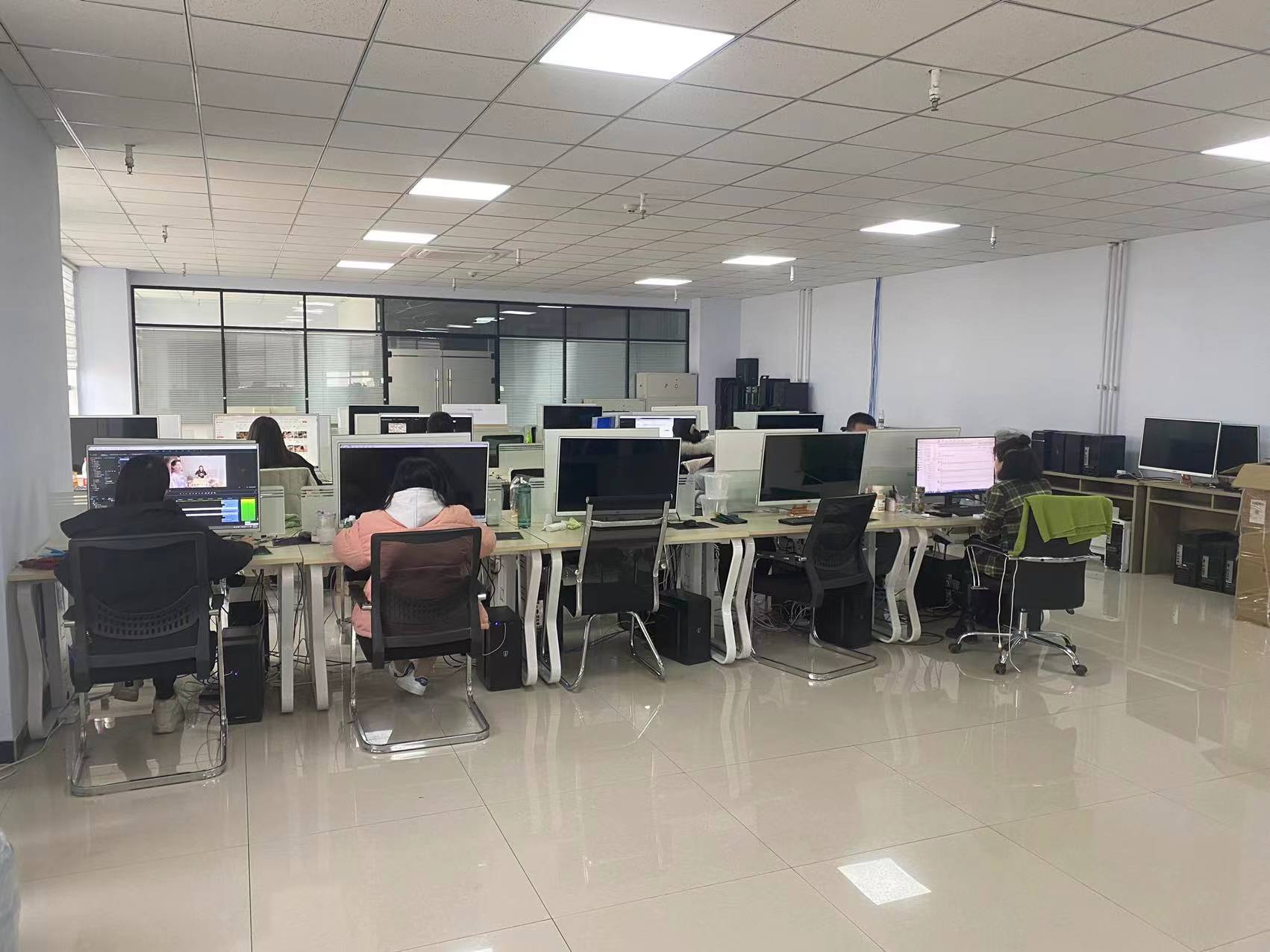 ��Ƹ��Ա���༭����Ƶ����