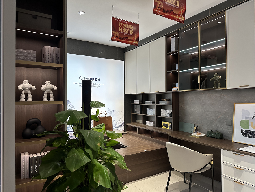 �Ͼ�����װ����Ƹ��ǰ̨ ����   ����רԱ ���ʦ����ʱ�ͷ��������г�����