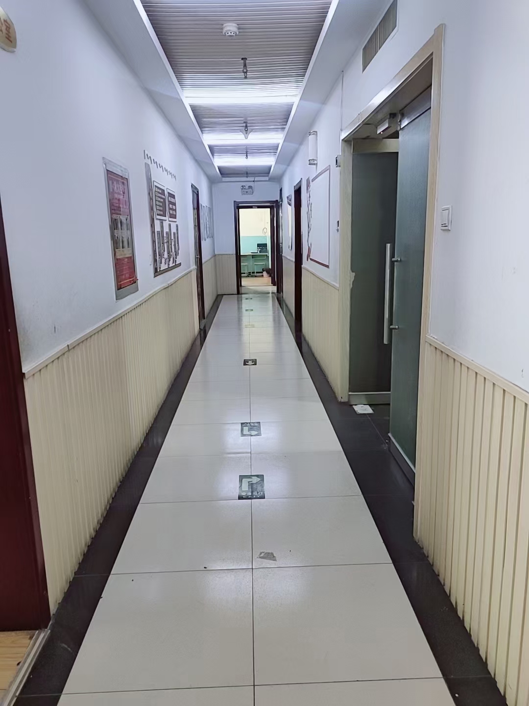 ��ѵ������Ƹ��ʦ��ǰ̨