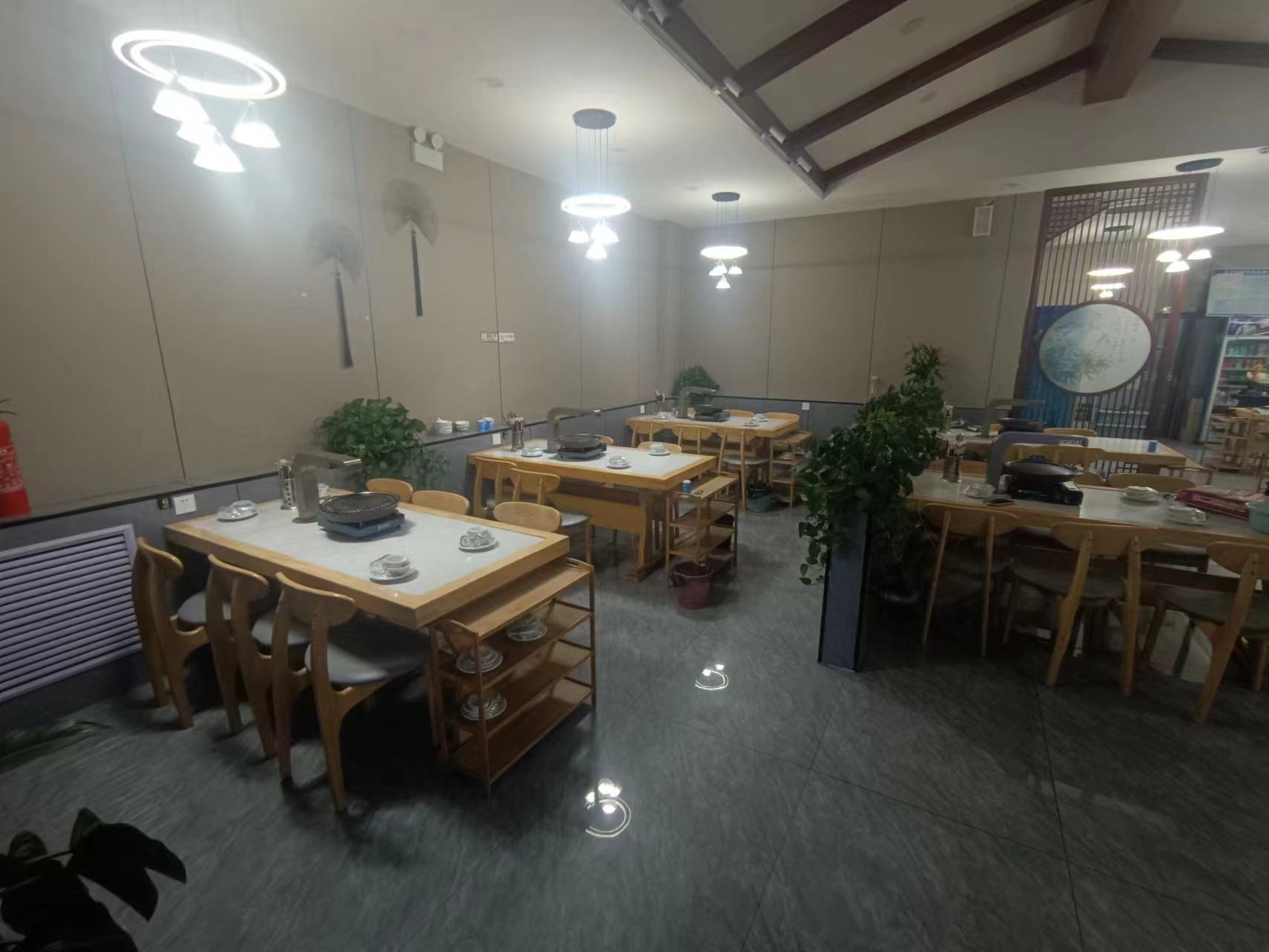 ����������Ƹ����Ա2�������1��