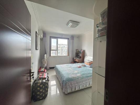 �÷����ۣ�����96ƽ���ң���װ���ң��ϱ�ͨ͸�û��ͣ��ƽ�¥