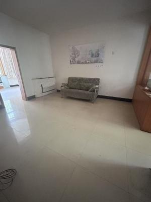 ��ԷС���°˶�¥83ƽ��¥�㣬��λ�ã��������ң��������ĳ���