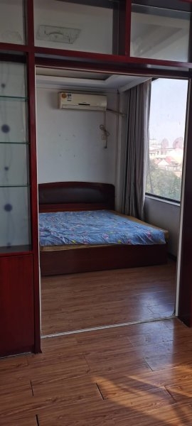 �����ָ���һ��һ����Ԫ¥