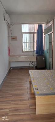 ����ʵ��Сѧ����һ�Ҷ���һ����װ�¸�