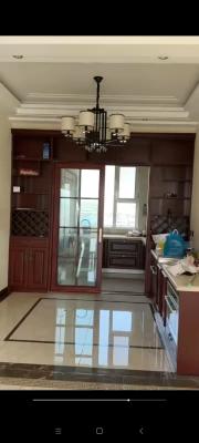 �����ھ�������һ�����ⷿ��СԺ�����ס��װ��