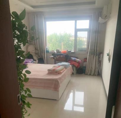 ���⸻ǿСѧ����һ����װ���ĸ��յ���ˮ��������ס