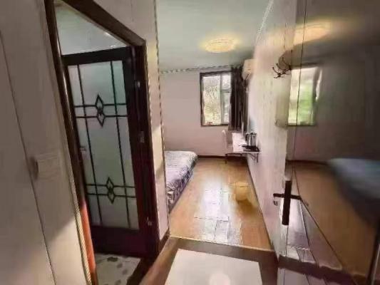 b0b9������������ʷ�Դ��ǿ·���׺׹�԰����һ��һ��30ƽ��¥��¥���յ���������ӣ������¹����ߣ����¼ܣ�ϴ�»�����Ʒ�ļ��ף���ů�������ˮ��ͣ����������700-900