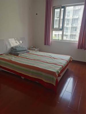 ����׺�Сѧ����һ�����յ���Ȼ��9000��ͣ��