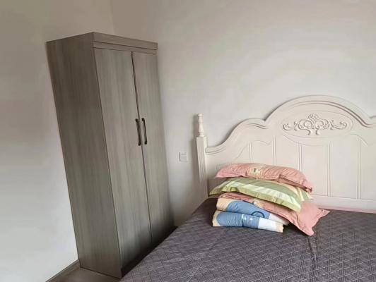 ����ְ���´���Ұ�ǧ�壬�Ϲ⻨԰���Ұ�ǧ�壬һ����˾