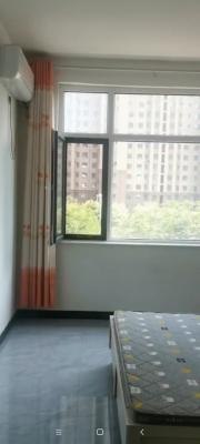 ��������СԺ12000��ͣ���׺�Сѧ����һ��СԺ12000