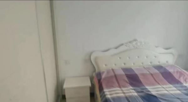 ��̩һ��7000��ˮ���  ����һ���¸�700 ���Ҷ���1100