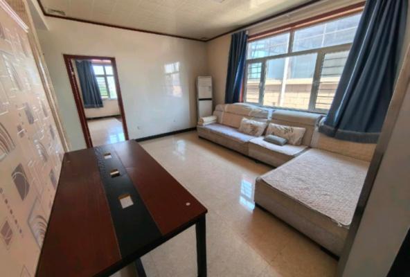 ��ǿ·���Ҷ����¸�  ��ǿ·����һ�������¸��·������ס