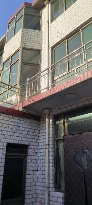 �Ϲ�ѧУ��ʳ���¼γ��и���