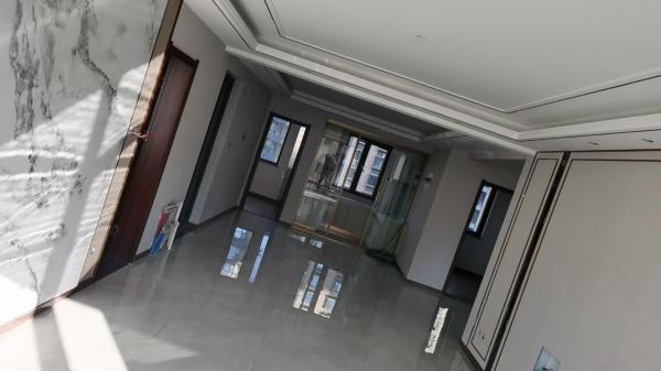 �����Է����һ���շ��ӳ���һ��6��΢�Ŵ�绰�����ӣ�