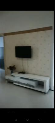 ���С������һ����װ12000��ͣ����������һ��һ��600�¸�