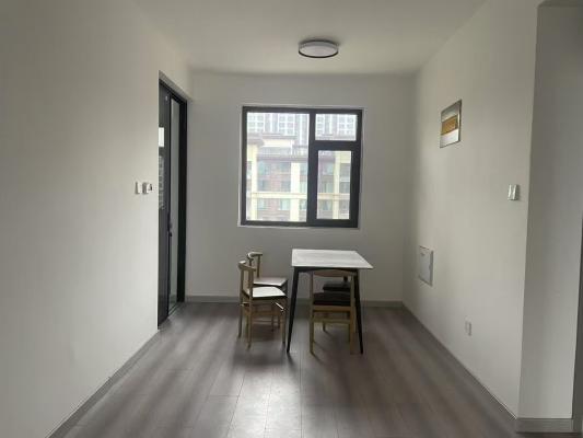 2DcE���������С�����Ҷ�������һ��  �м�¥��130ƽ ��ˮ�����̻�ɳ���輸�յ��¹����绰18303365312