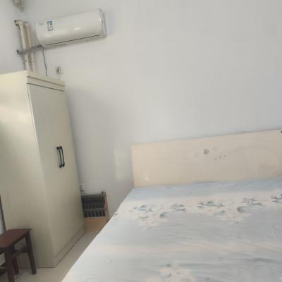 ���ϴ������Ҷ�������λ����̩����һ������һ���·�����