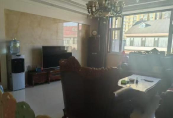 2830�������и���С�� ���Ҷ���һ��һ�� 