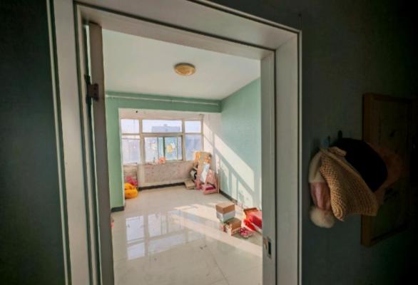 ���Ȿ���ԷС������һ��һ��һ����¥ ��ˮ�����̻��� �輸18303365312