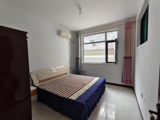 ����Сѧ����һ��9000��ͣ�����׺׶���7500һ�����3500