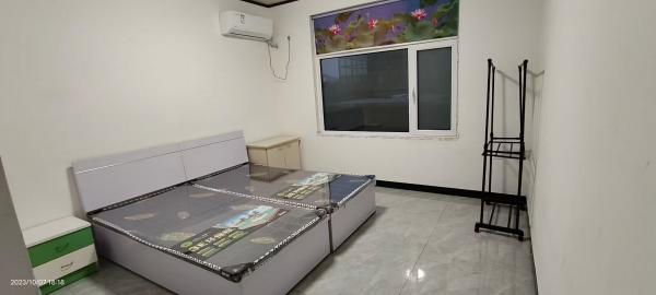 ����Сѧְ���´������ˮ����ͣ����9000