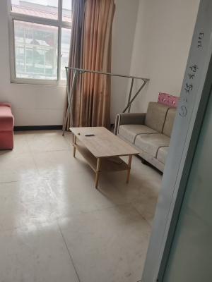 ���ж���һ��·�ߵ�һ����¥6800�յ���ˮ����ͣ���ɰ���