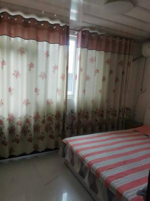 ����}ǿСѧ������Ԫ¥����һ�������ס