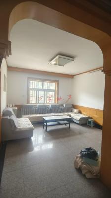 ��ԷСѧ����һ����������У����������������СԺ��ͣ��