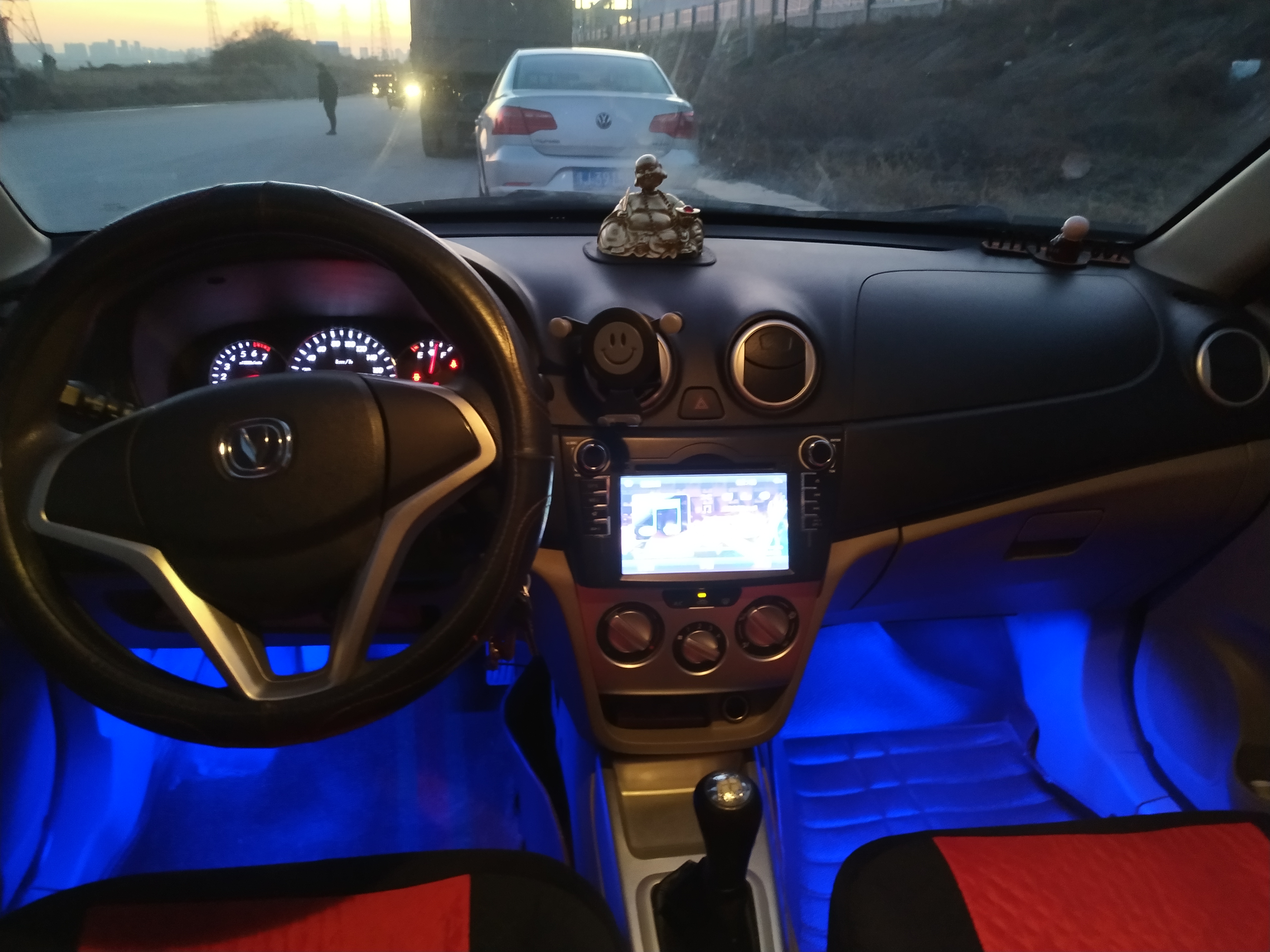 ���۸���һ�ֳ�