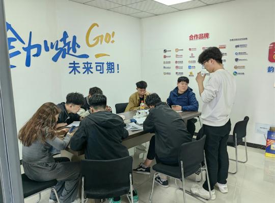 �м�ְ���ս�200Ԫ