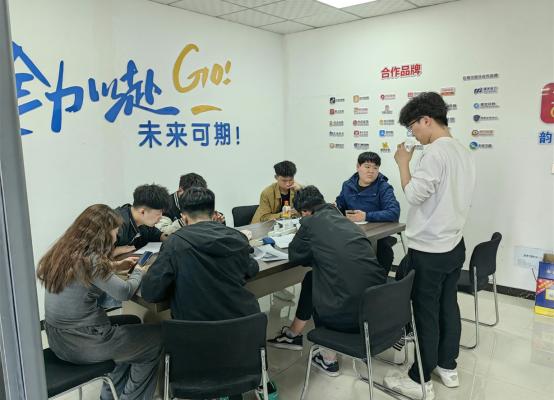 ��Ƹ��ְ���ս�