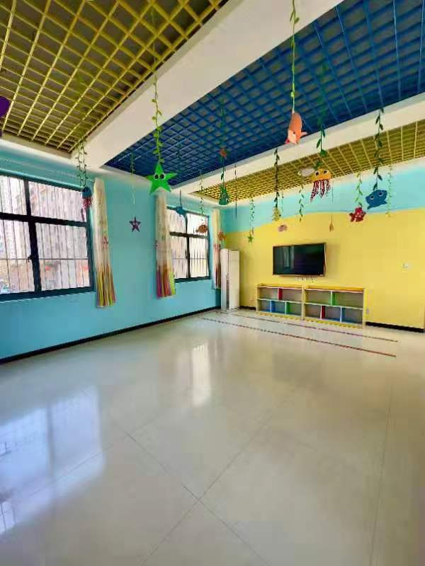 �׶�԰��Ƹ:����3�������3��������Ա2��