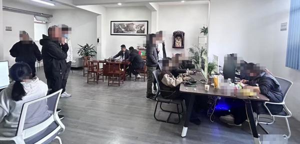 ���оӼ���Ƶ��˿ͷ�����н100-200